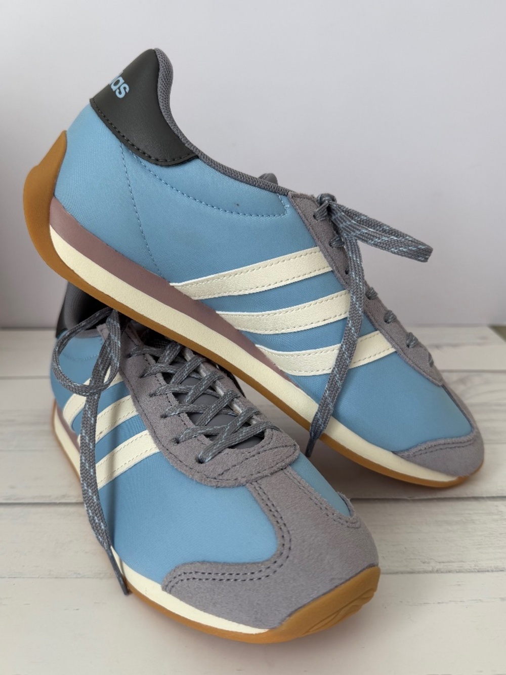 NEW Adidas Runvista Light Blue Retro Running Shoe KJ7204 Women’s size 7.5